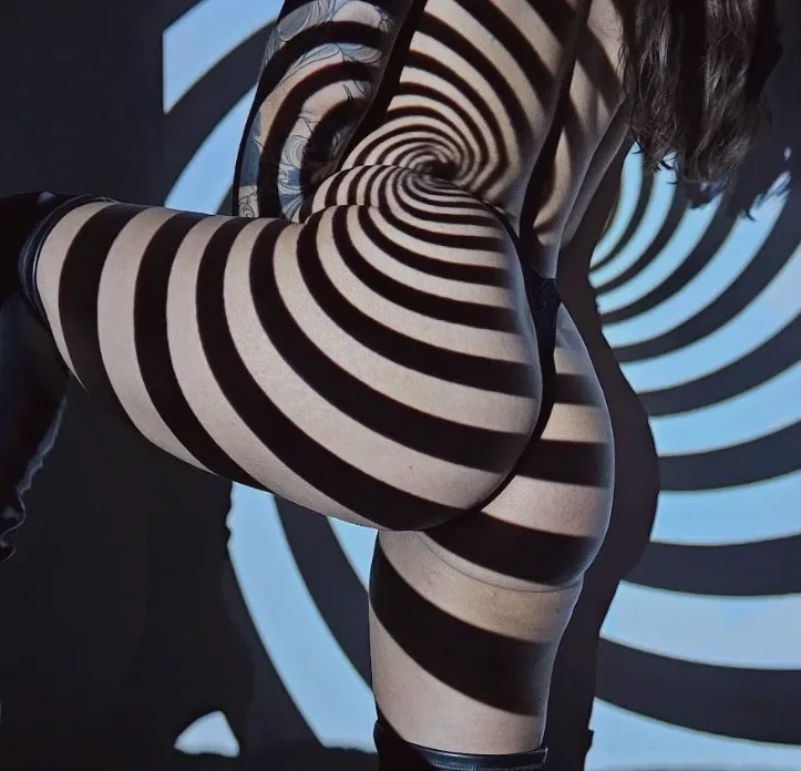 Alexandra, 33 anni